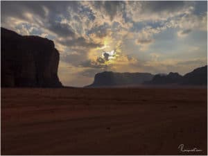 Kurz vor Sonnenuntergang im Wadi Rum