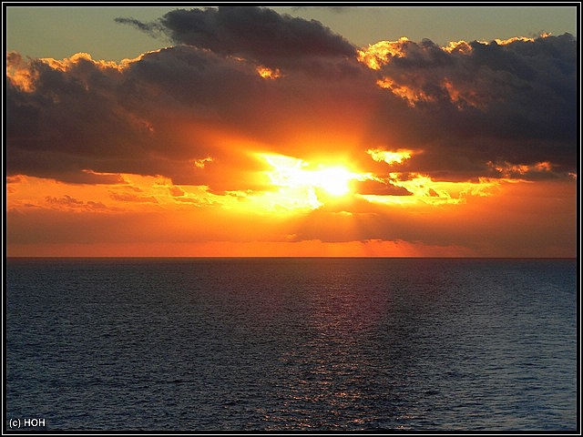 Langsamer Abschied vom Schiff mit einem wunderschönen Sonnenaufgang