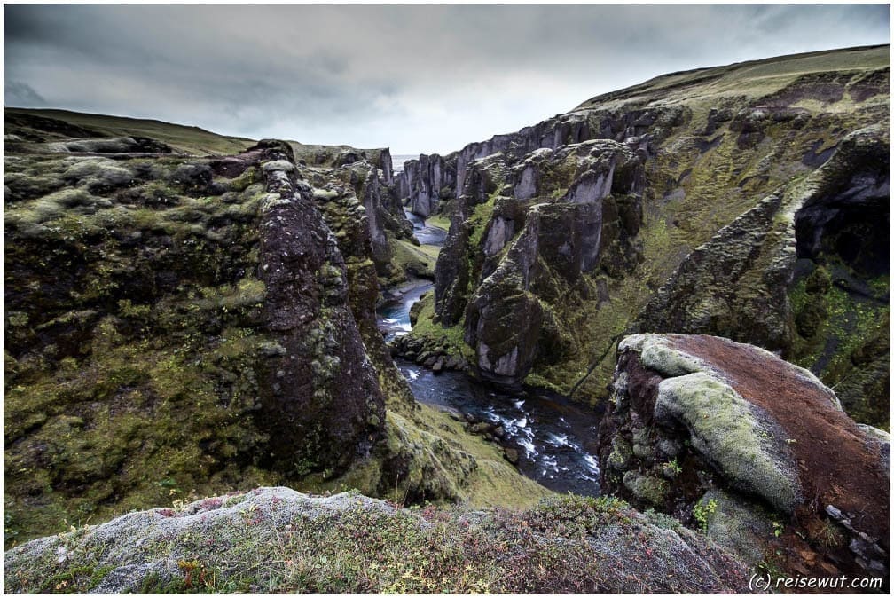 Fjaðrárgljúfur Canyon