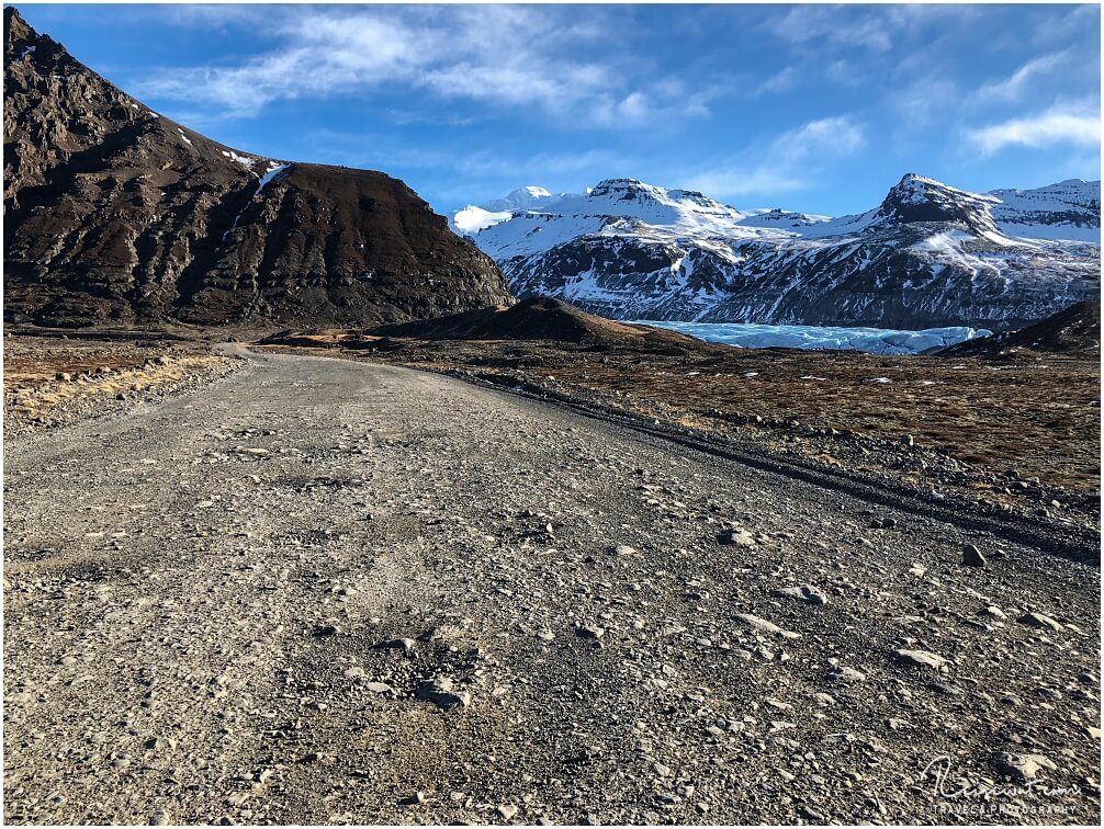 Die Zufahrtsstraße zum Gletscher