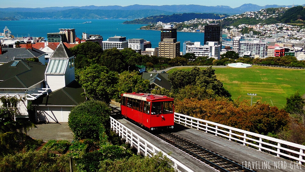 Per Cable Car gehts in die Höhe, mit schöner Aussicht über Wellington